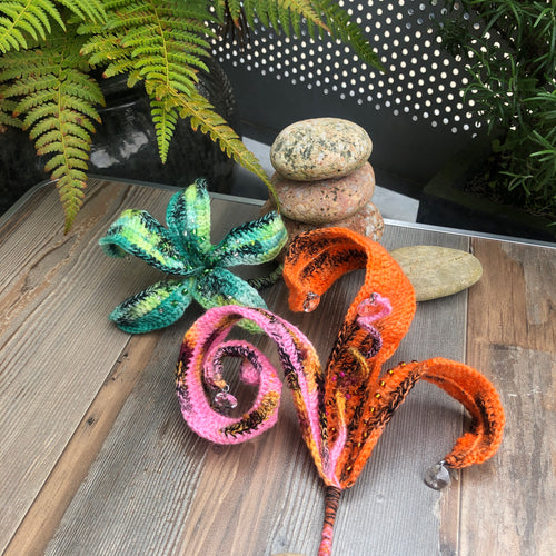 CoC Crocheted Feathers & Flowers workshop